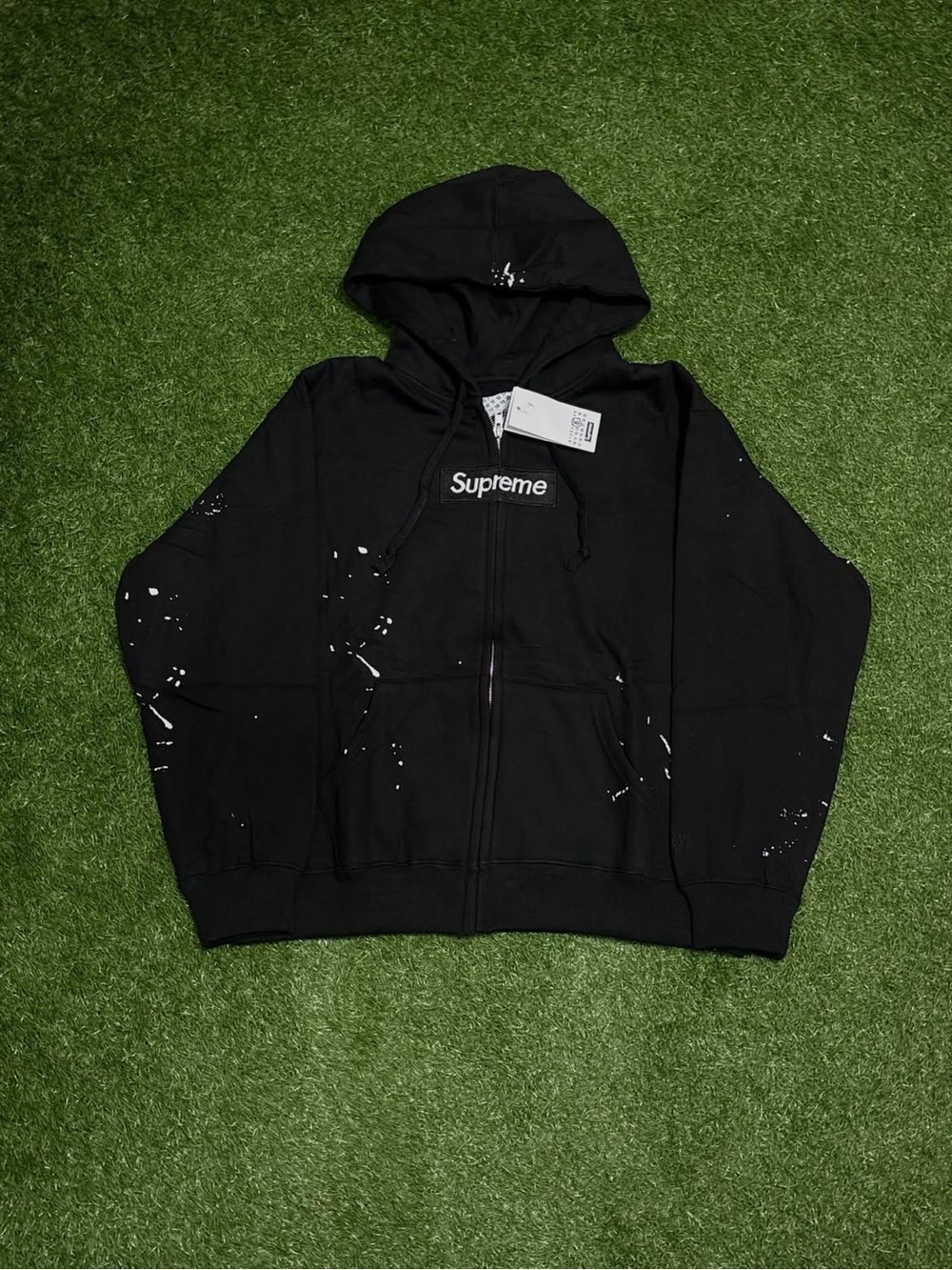 Supreme X Maison Margiela
Black Box Logo Zip up